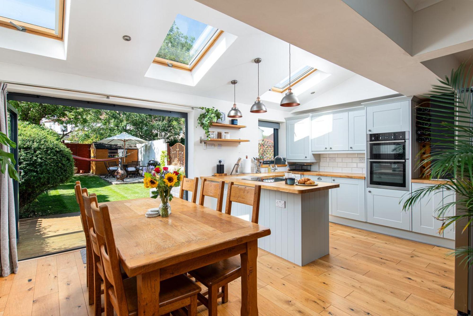 Charming Family Home With Stoves, Garden & Parking 布里斯托 外观 照片